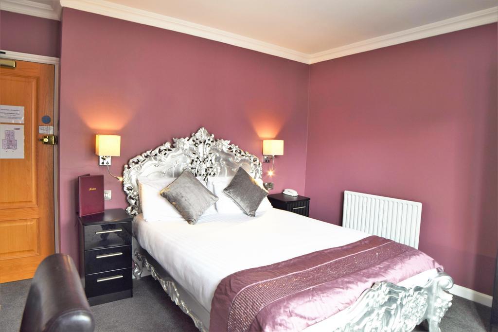 Hotel Dovedale And Restaurant
