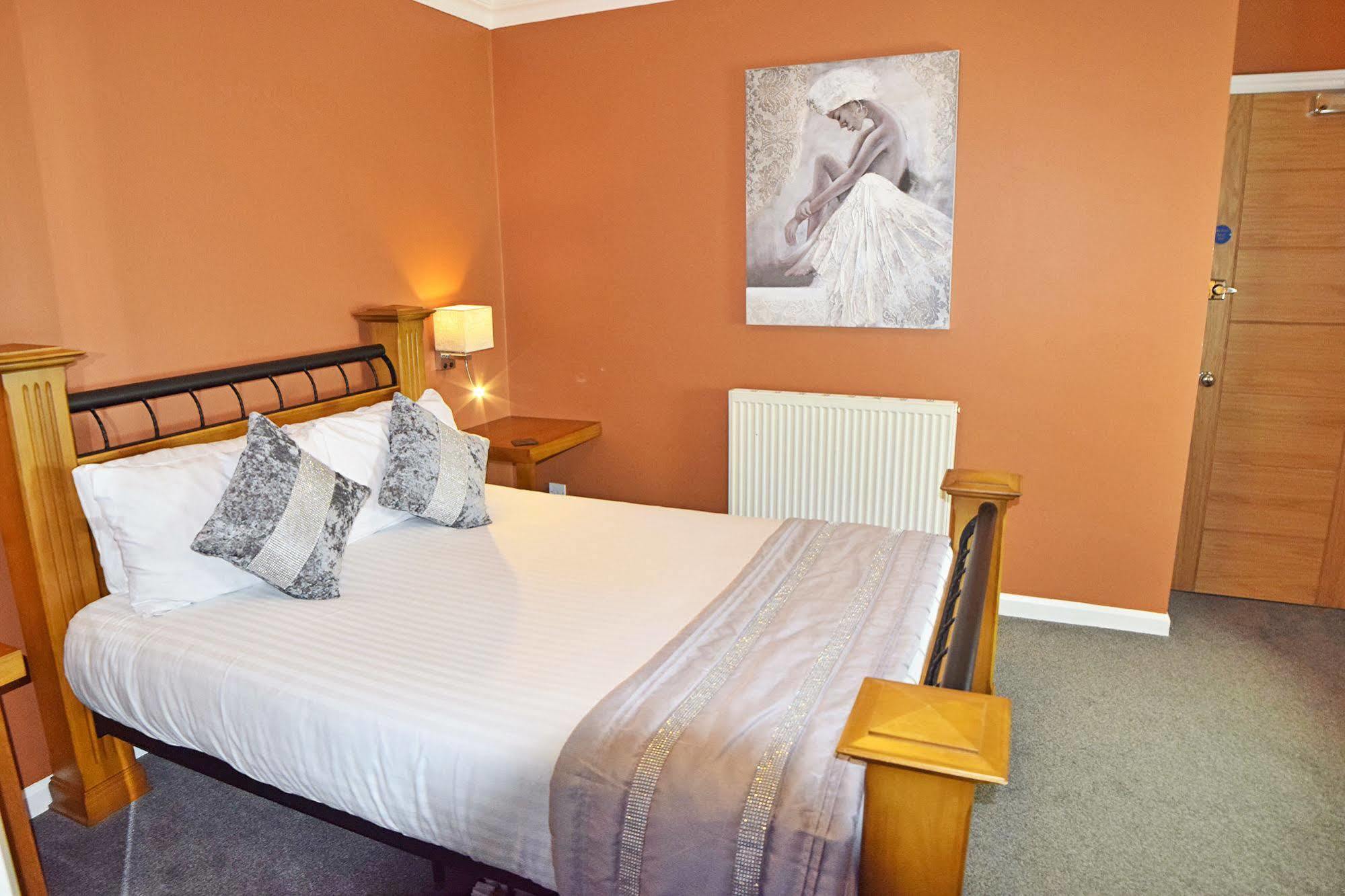 Dovedale And Restaurant Hotel 3*
